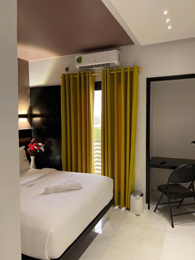 Hotel Vendome Douala Exterior foto